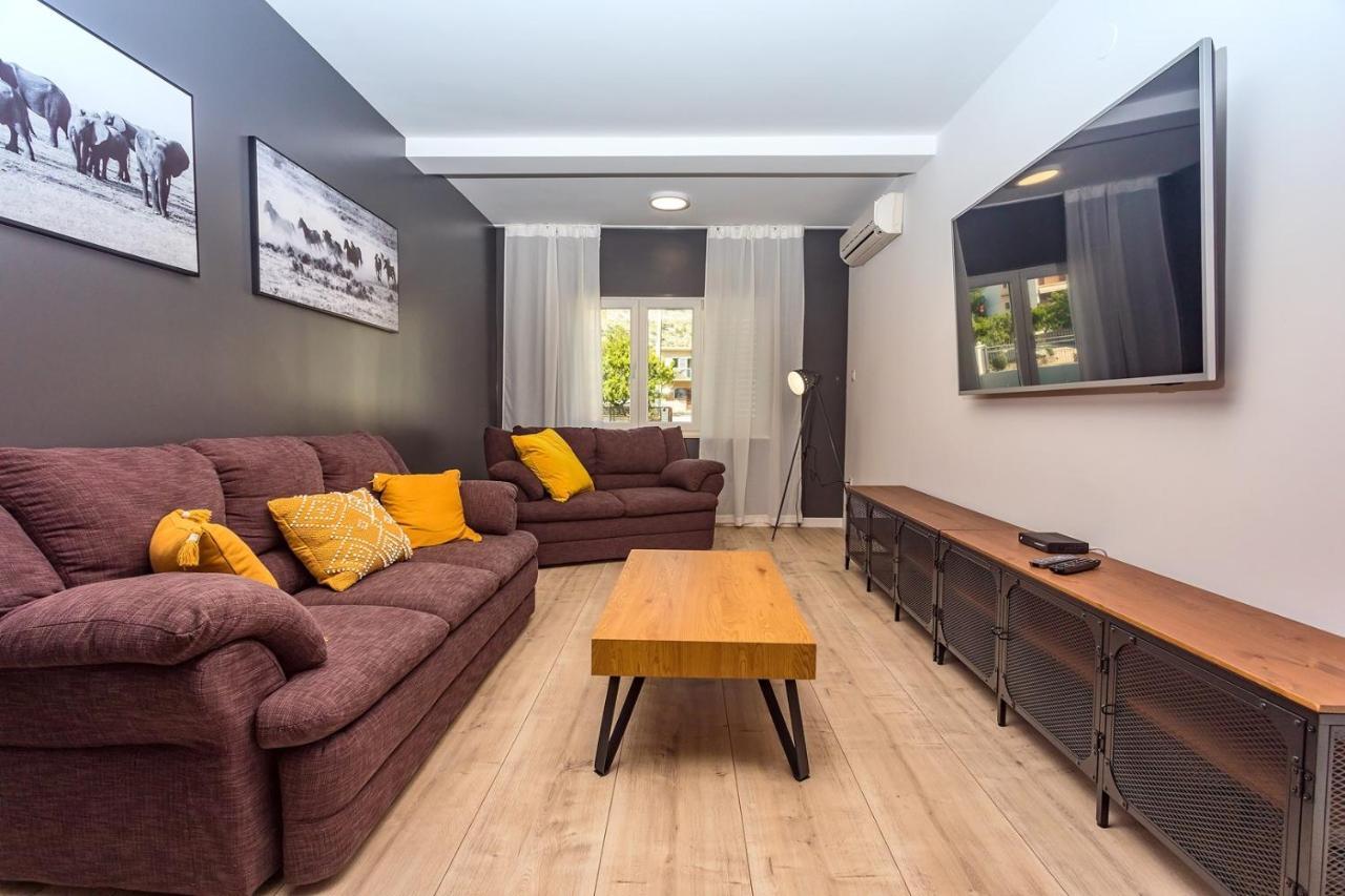 Villa Almic With Heated Pool, 5 Bedrooms, Gaming Room, A Multi-Use Playground Court Omiš Exterior foto